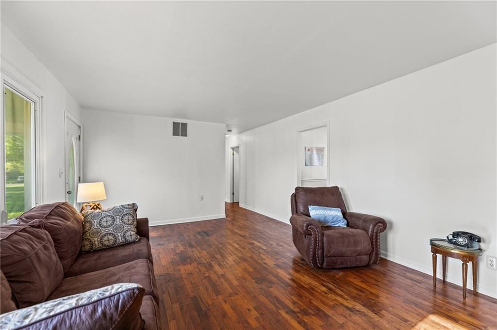 401 S Madison Street — photo 5