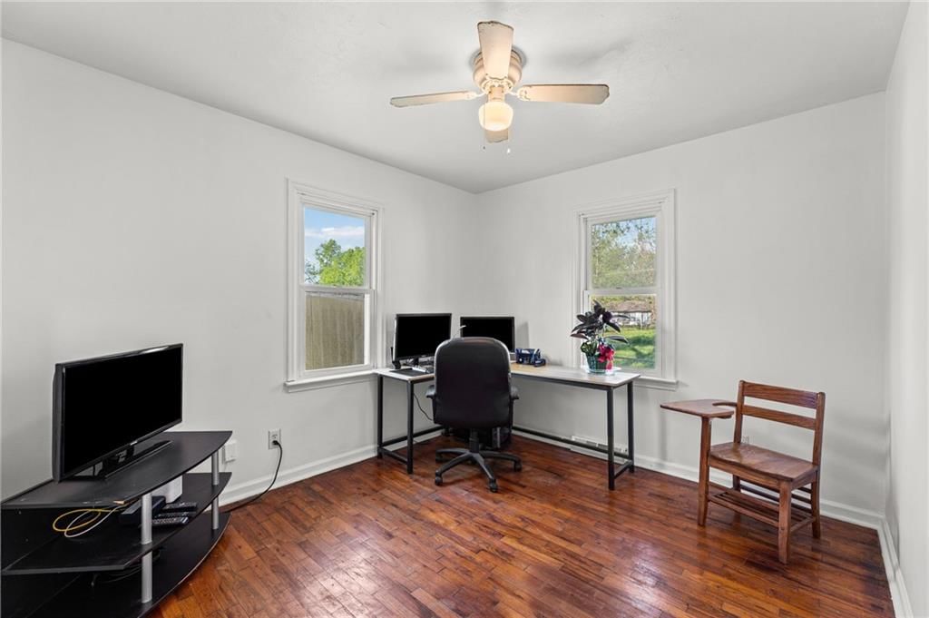 401 S Madison Street — photo 13