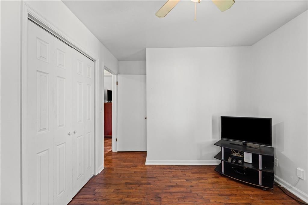 401 S Madison Street — photo 14