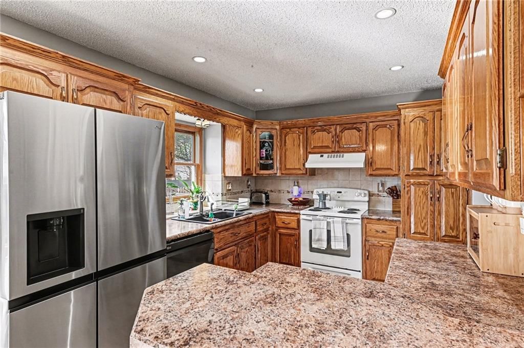 304 Mesa Drive — photo 9