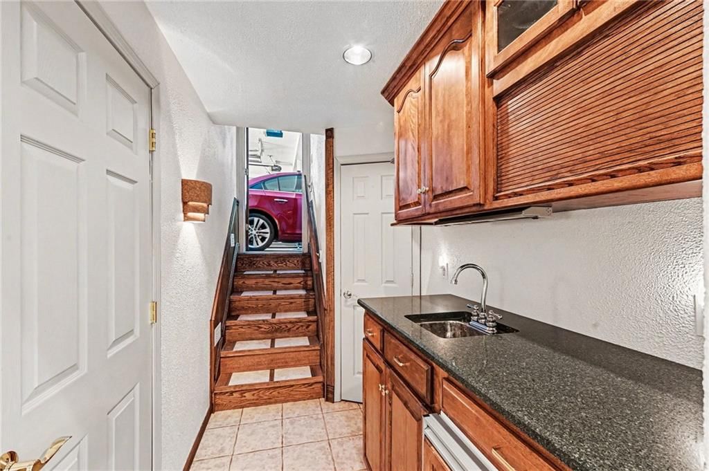 304 Mesa Drive — photo 19