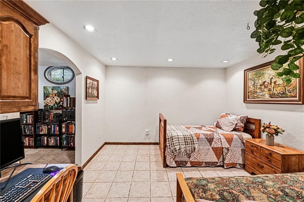 304 Mesa Drive — photo 20