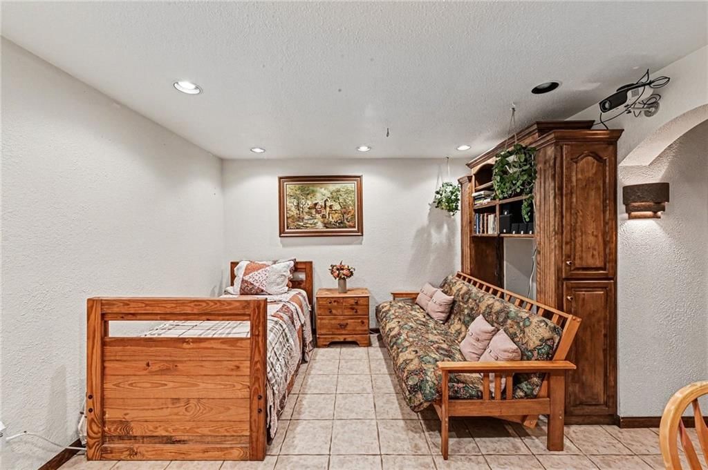304 Mesa Drive — photo 21