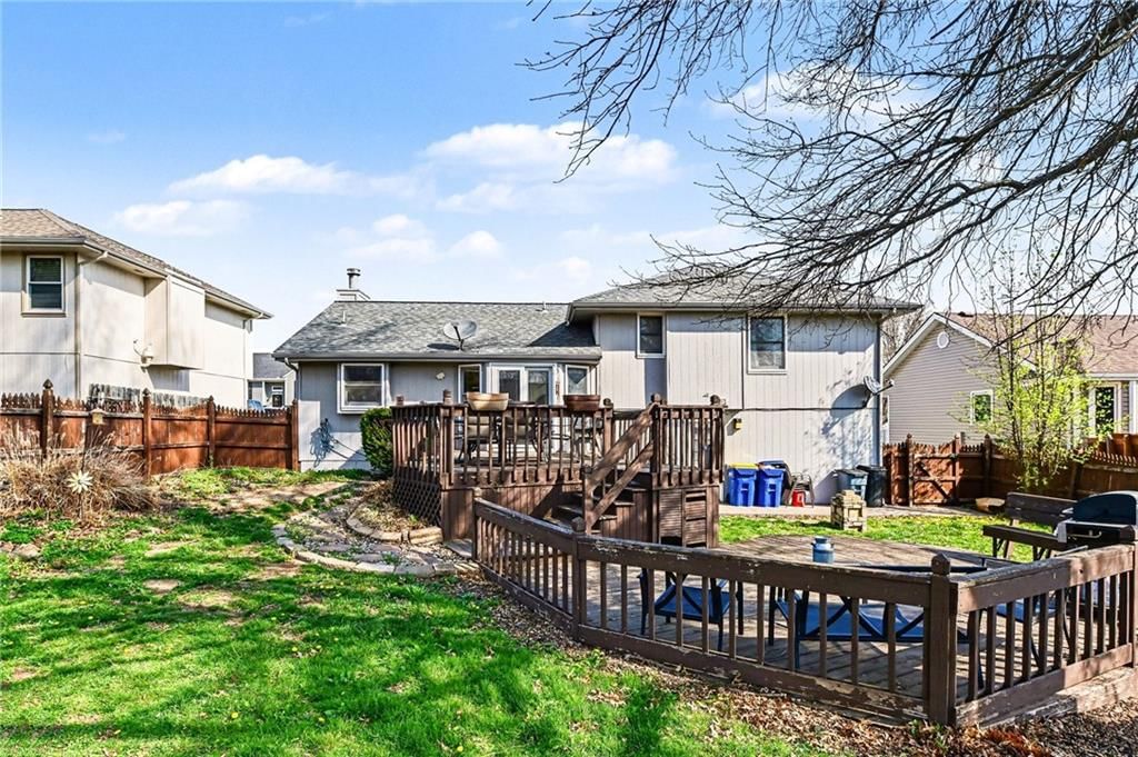 304 Mesa Drive — photo 32