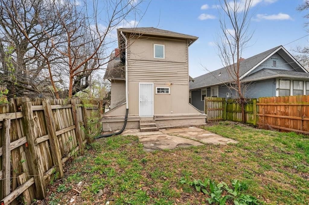 800 Bales Court — photo 31