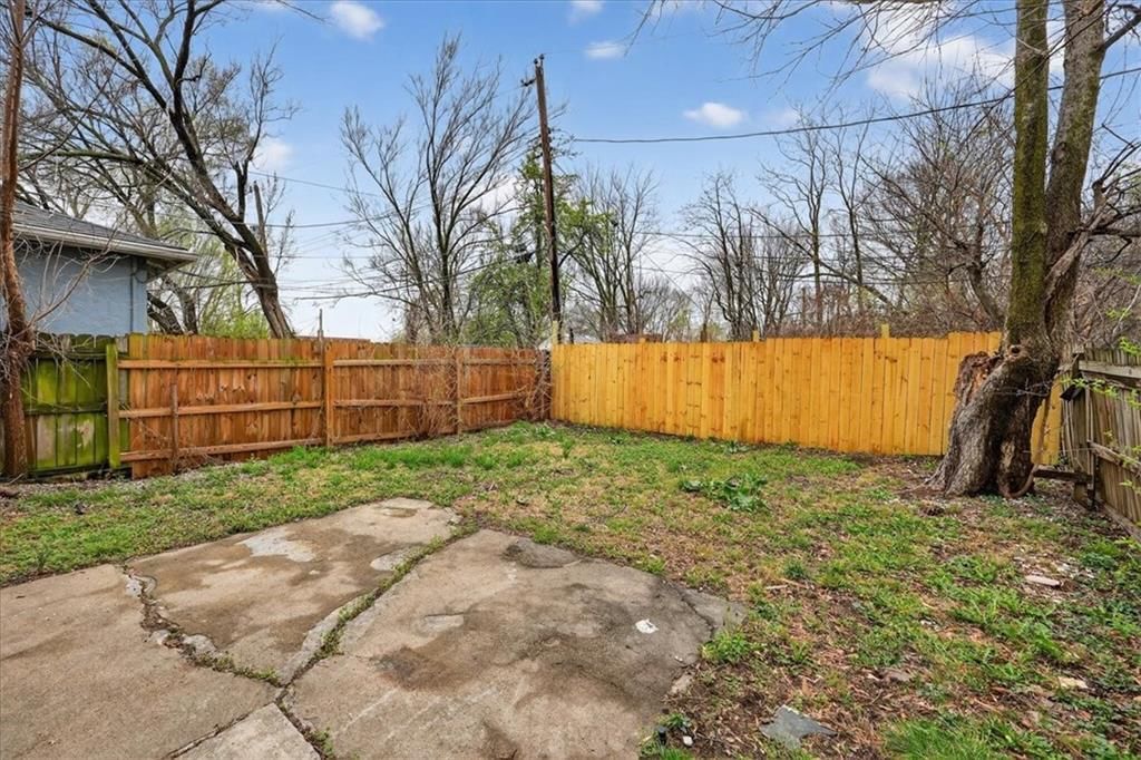 800 Bales Court — photo 32