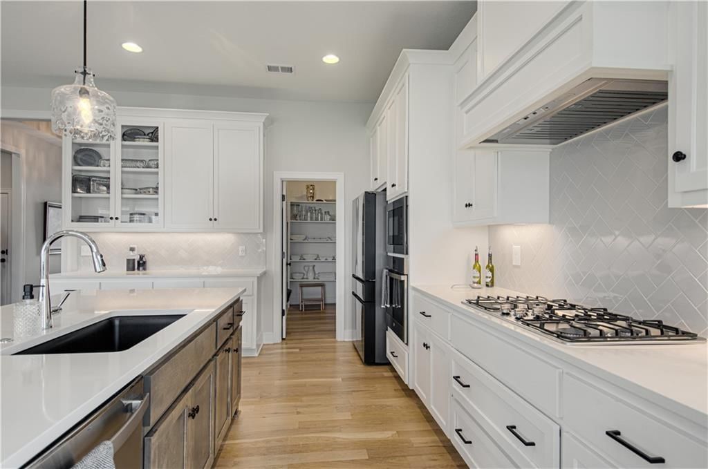 1542 SW Arbor Park Drive — photo 13