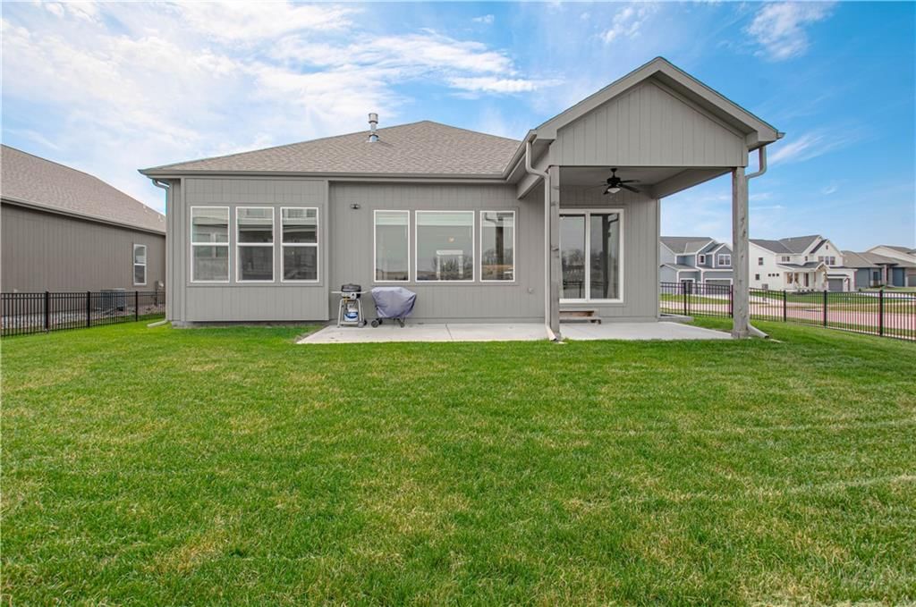 1542 SW Arbor Park Drive — photo 43