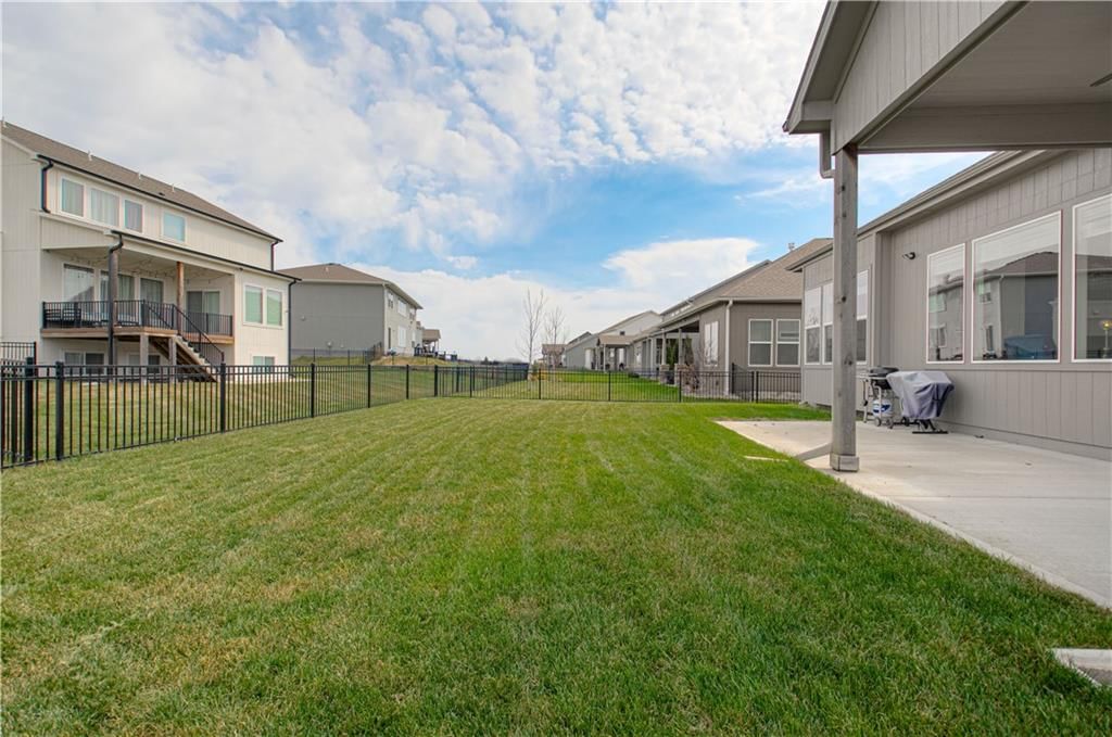 1542 SW Arbor Park Drive — photo 44