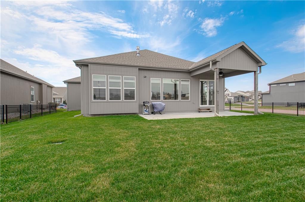 1542 SW Arbor Park Drive — photo 45