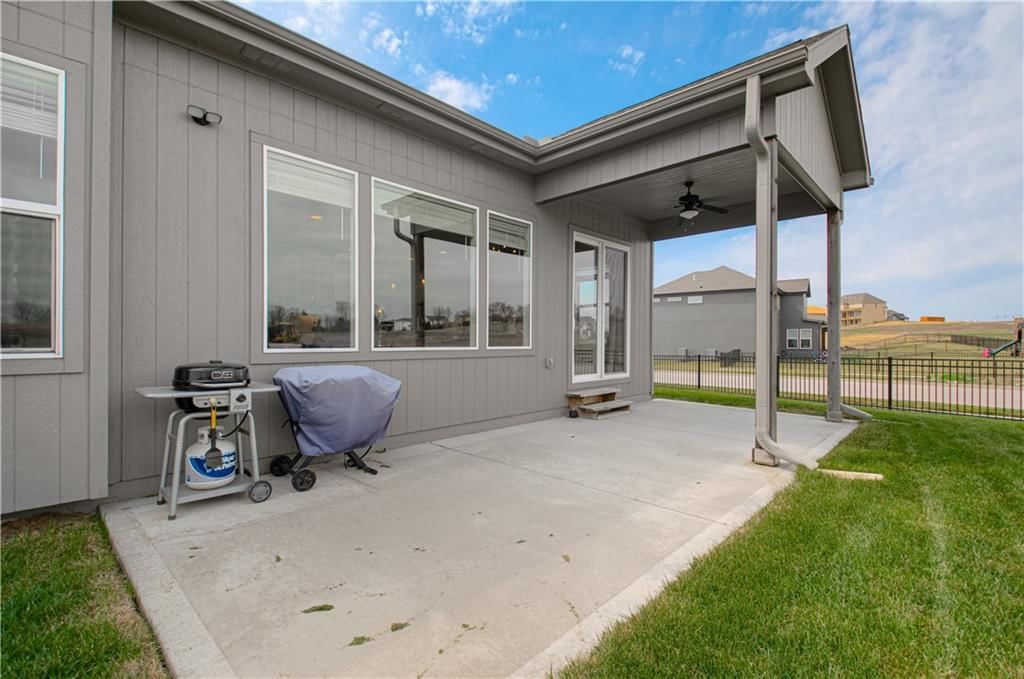 1542 SW Arbor Park Drive — photo 46
