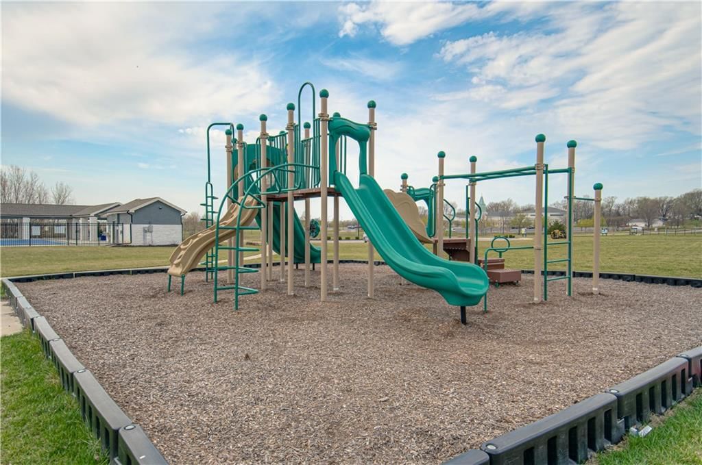 1542 SW Arbor Park Drive — photo 48