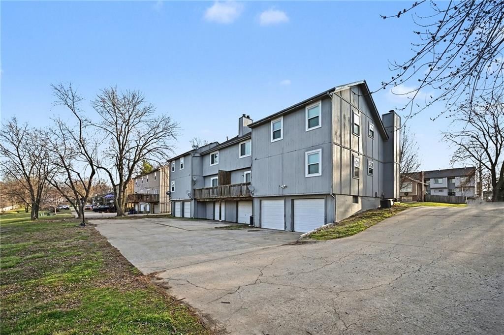 6340-6346 Hallet Street — photo 3