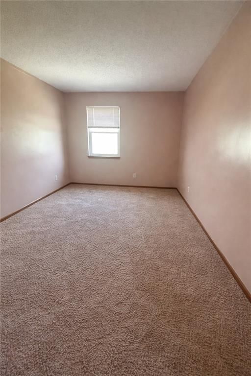 6340-6346 Hallet Street — photo 12