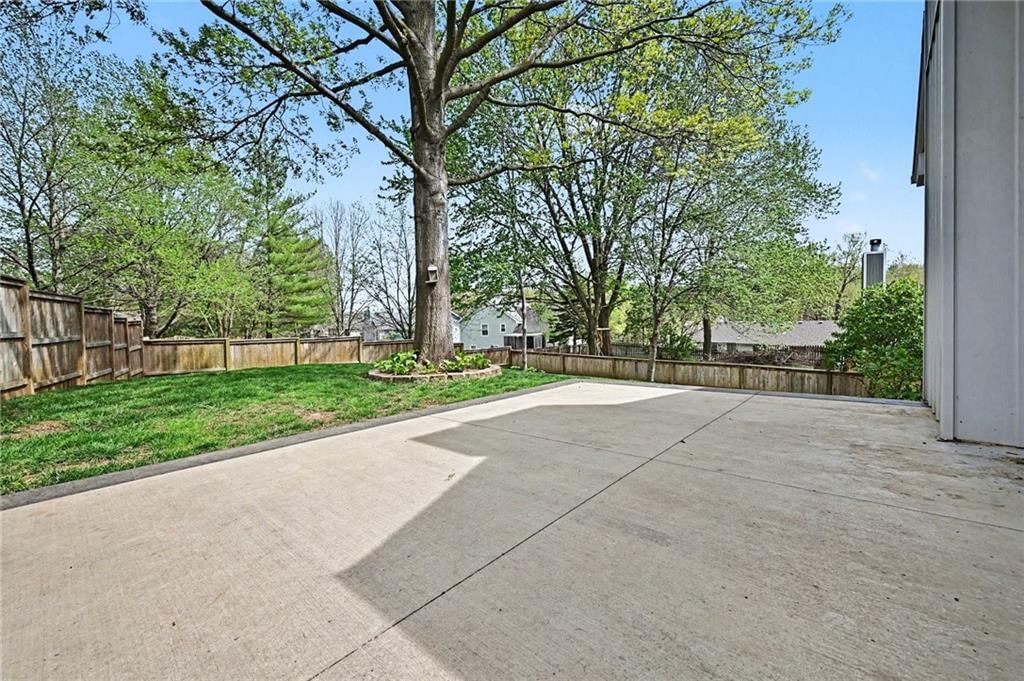 8529 N Virginia Avenue — photo 30
