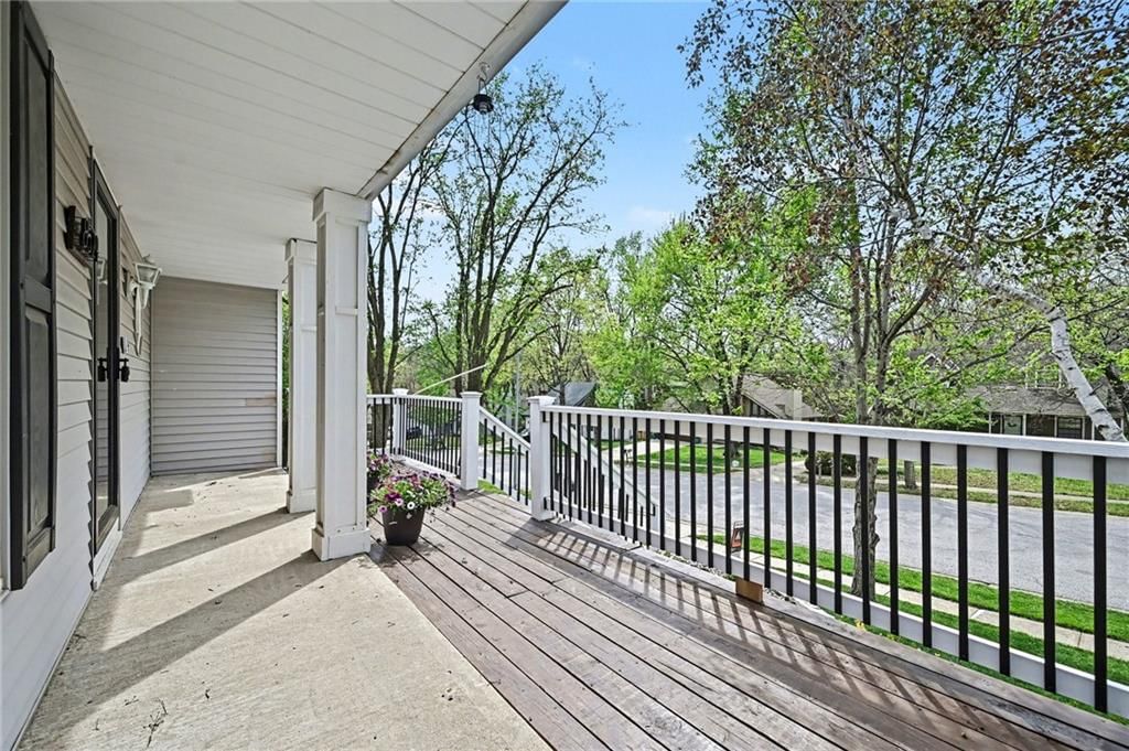 8529 N Virginia Avenue — photo 32