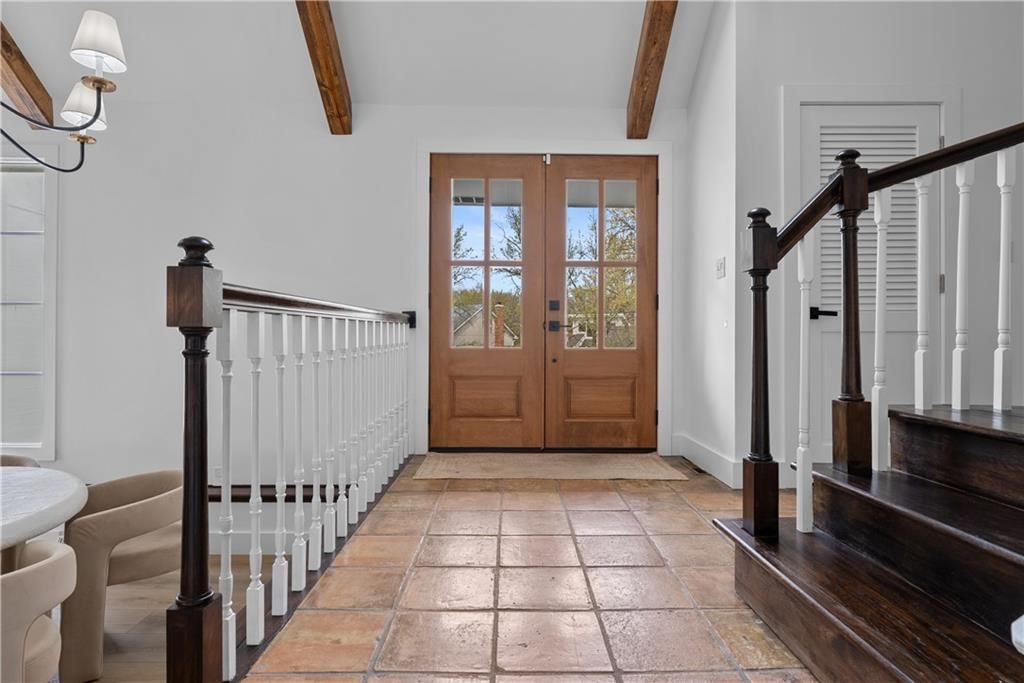 225 NW Hickory Street — photo 5