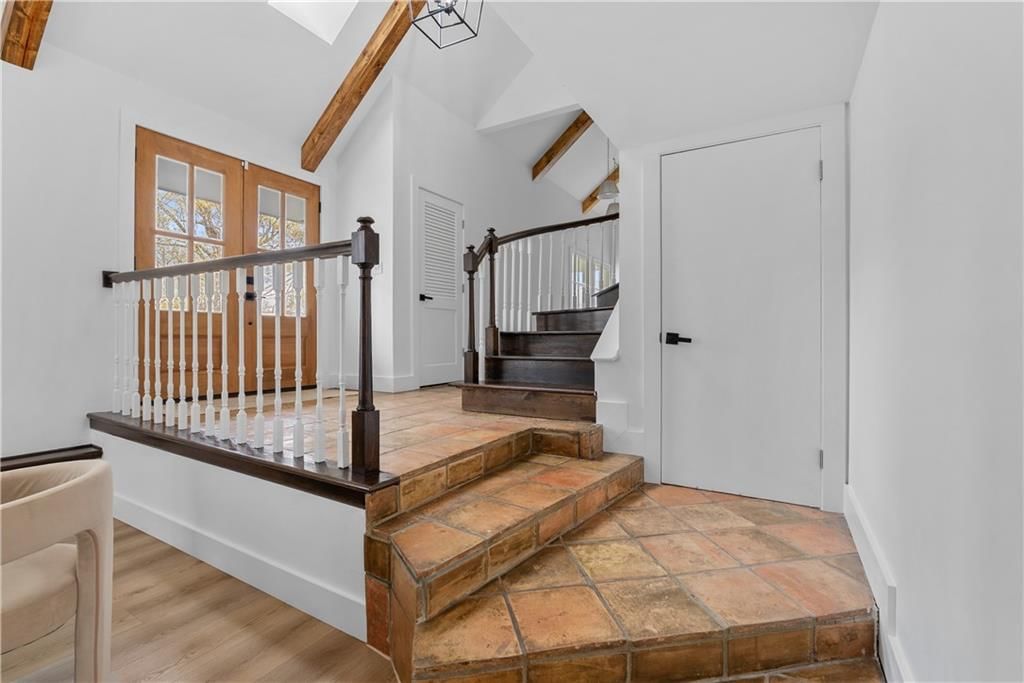 225 NW Hickory Street — photo 6