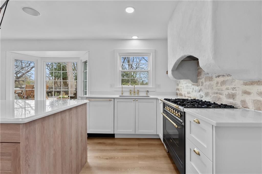 225 NW Hickory Street — photo 20