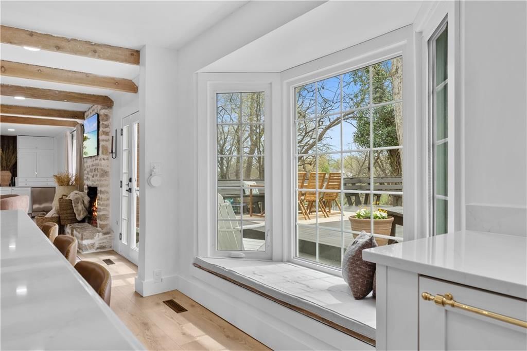225 NW Hickory Street — photo 23