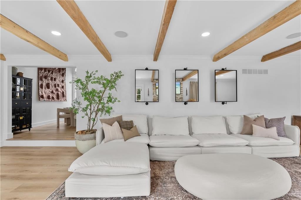 225 NW Hickory Street — photo 28