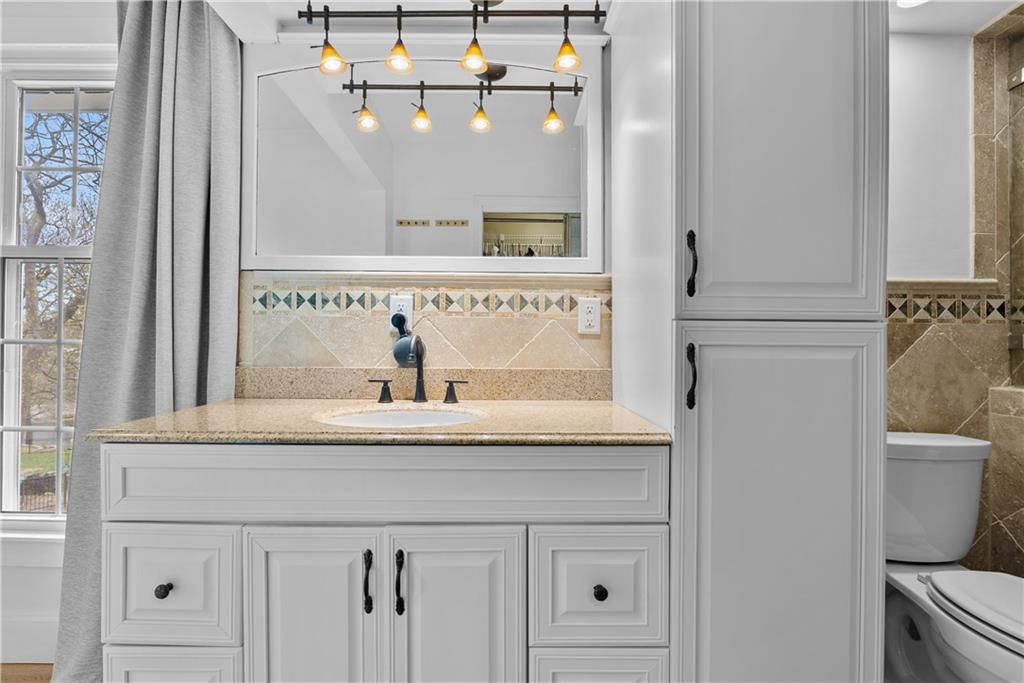 225 NW Hickory Street — photo 41