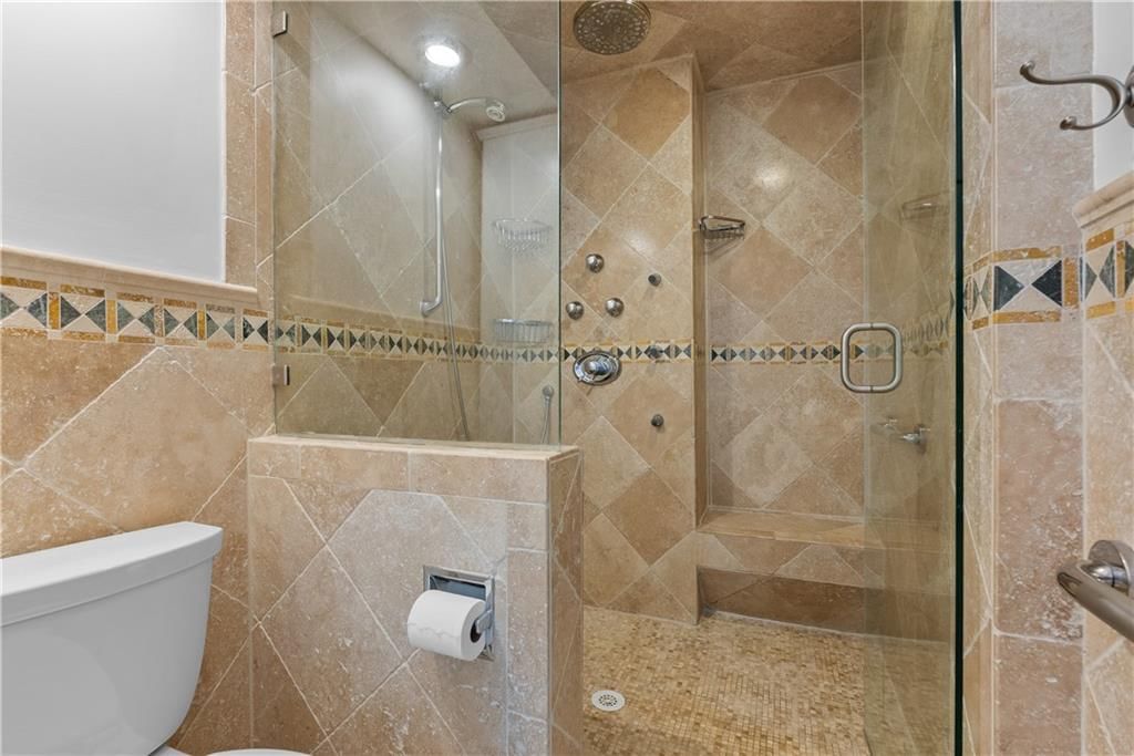 225 NW Hickory Street — photo 42