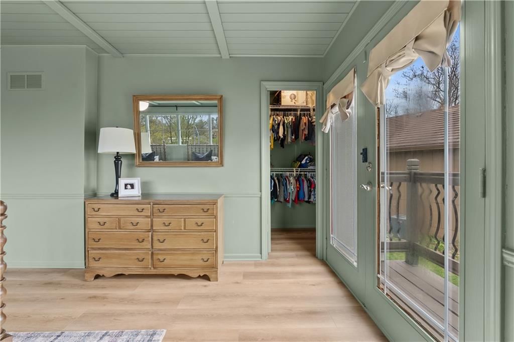 225 NW Hickory Street — photo 50