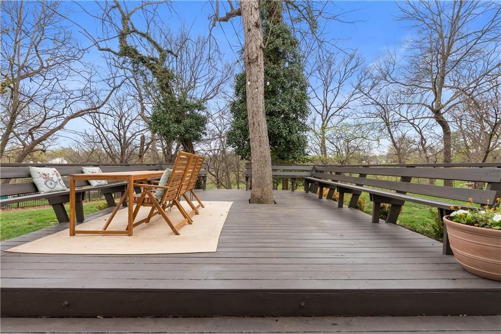 225 NW Hickory Street — photo 55