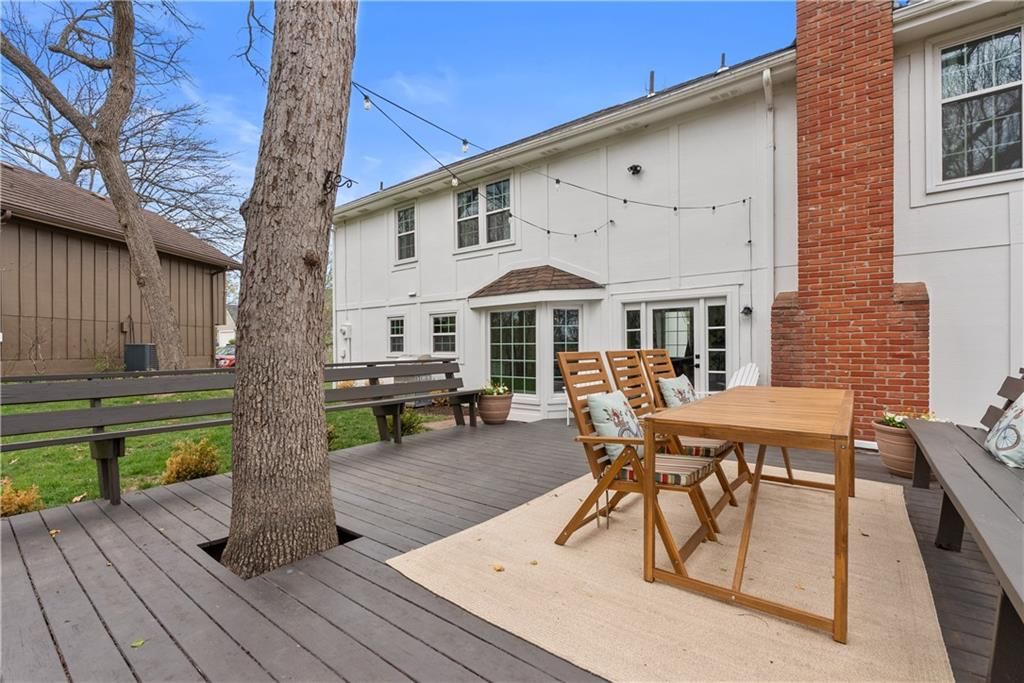 225 NW Hickory Street — photo 57