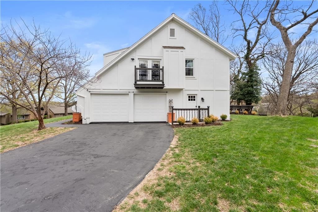 225 NW Hickory Street — photo 67