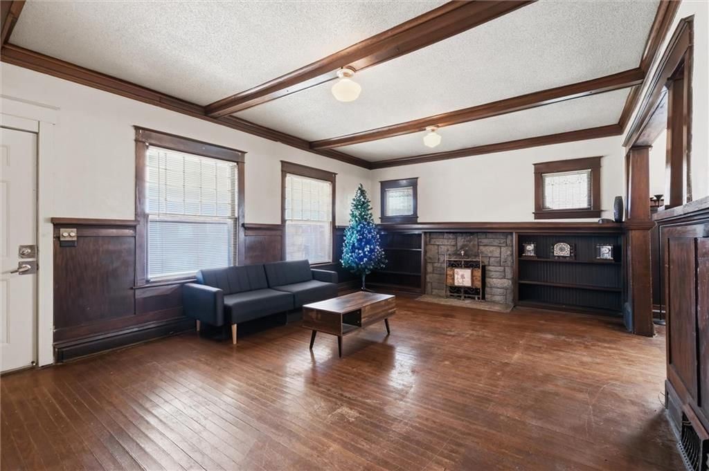 4230 Locust Street — photo 4