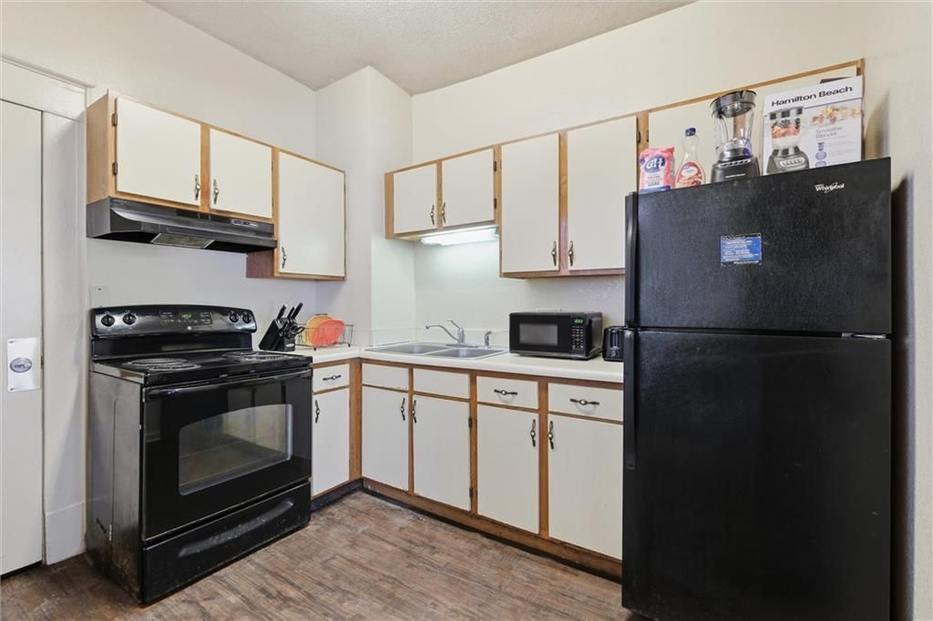 4230 Locust Street — photo 6