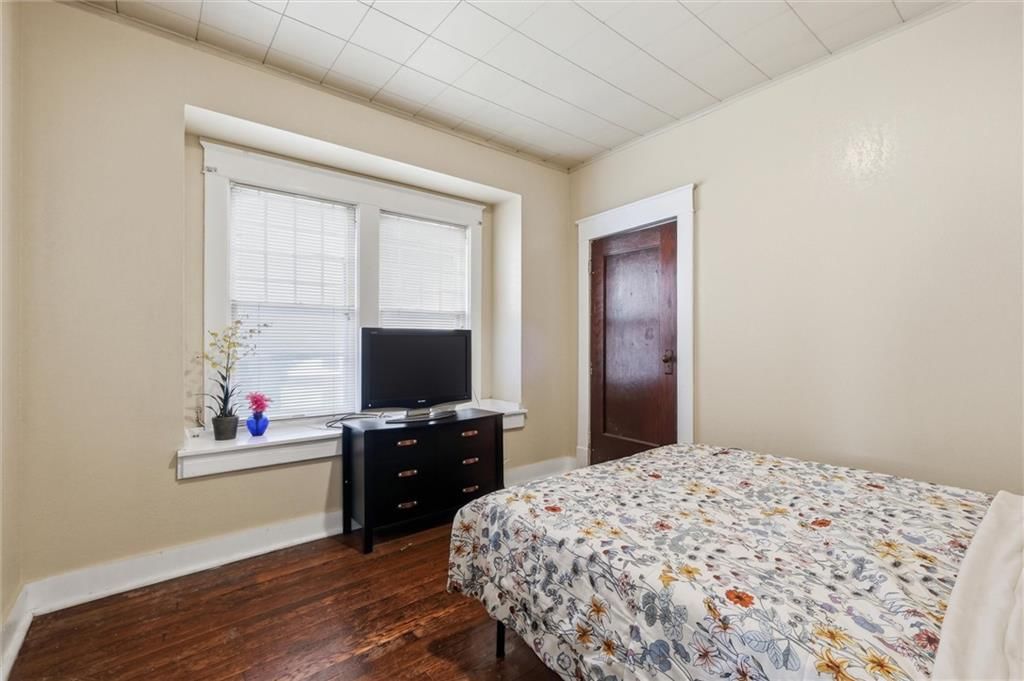 4230 Locust Street — photo 13