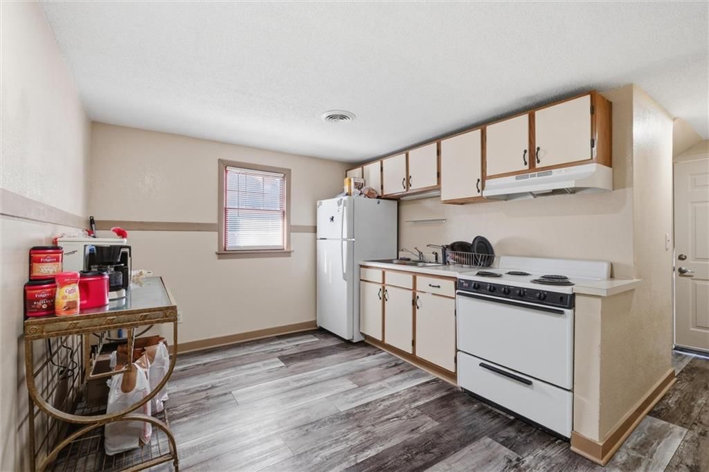 4230 Locust Street — photo 16