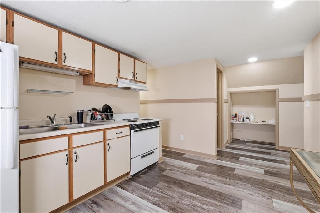 4230 Locust Street — photo 17