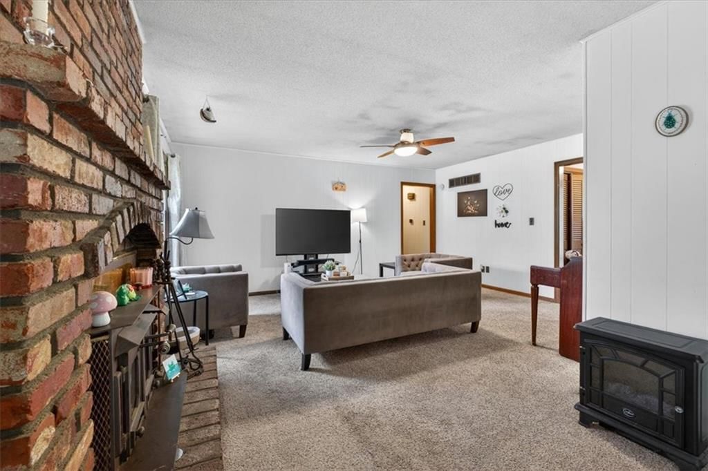 413 SW SUNSET Drive — photo 12