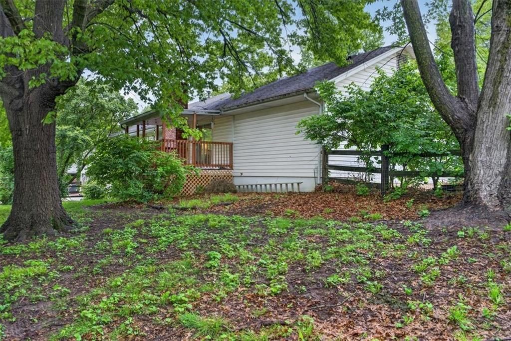 413 SW SUNSET Drive — photo 27