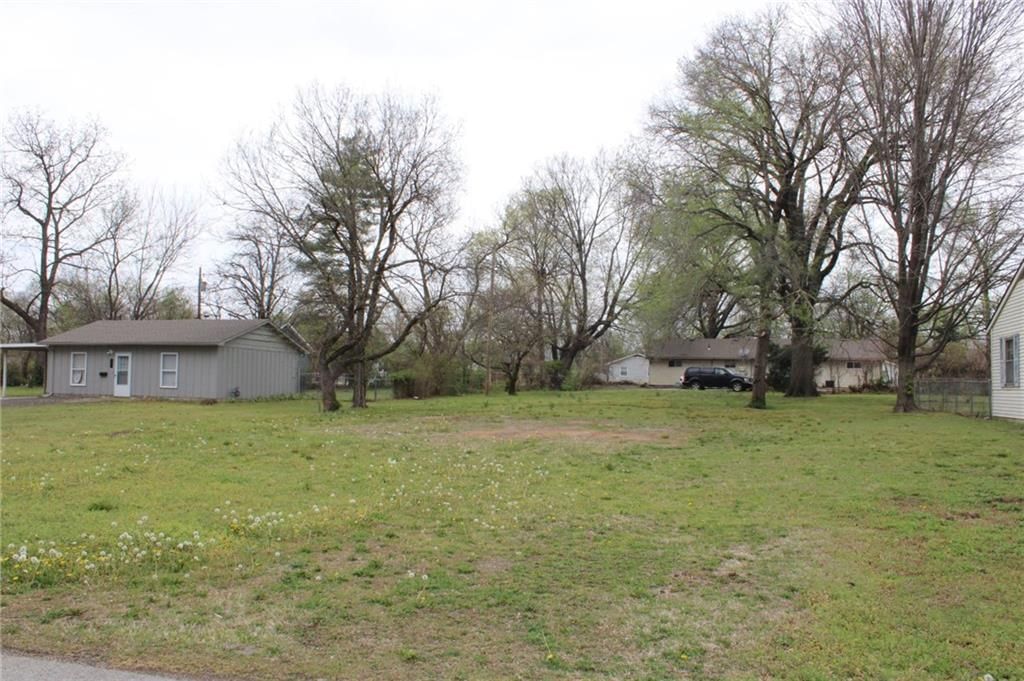 509 E Monroe Street — photo 2