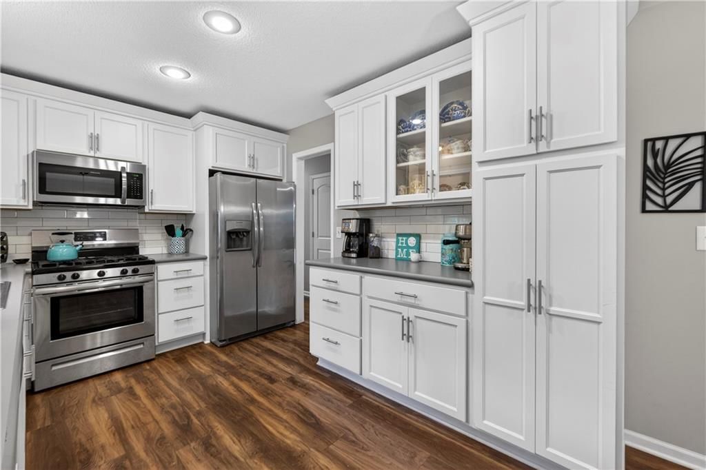 9707 W 56th Terrace — photo 9