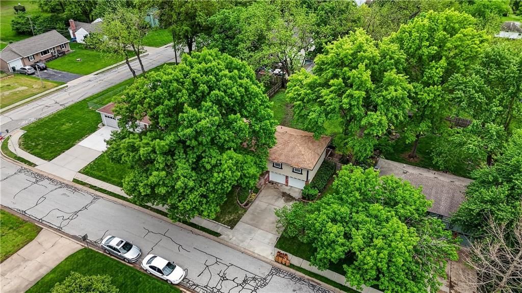9707 W 56th Terrace — photo 31