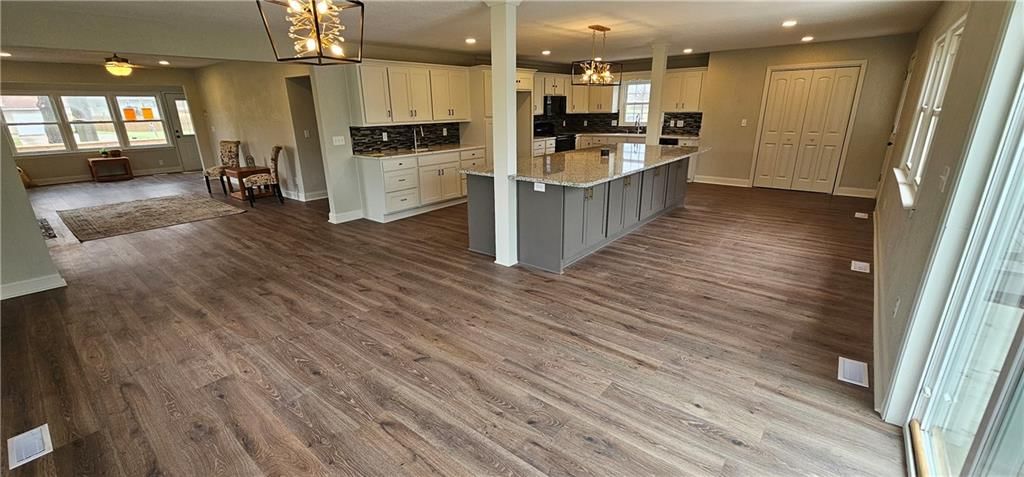 1600 Country Club Drive — photo 5