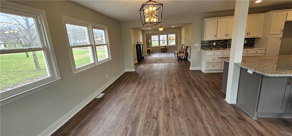 1600 Country Club Drive — photo 6