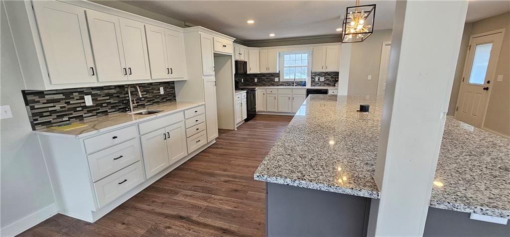 1600 Country Club Drive — photo 8