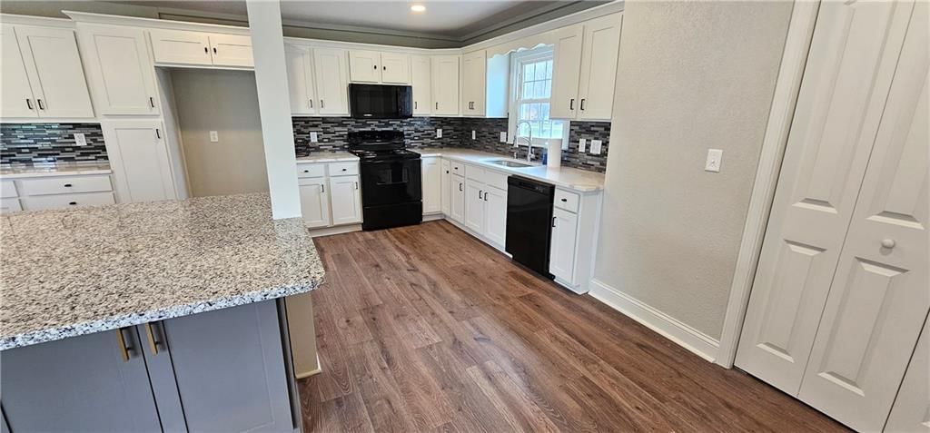 1600 Country Club Drive — photo 10