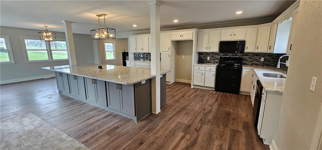 1600 Country Club Drive — photo 13