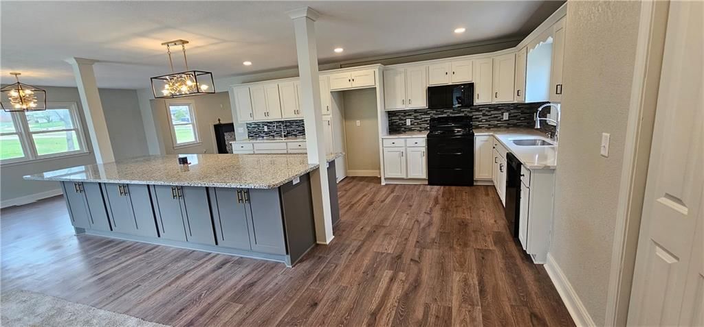 1600 Country Club Drive — photo 15