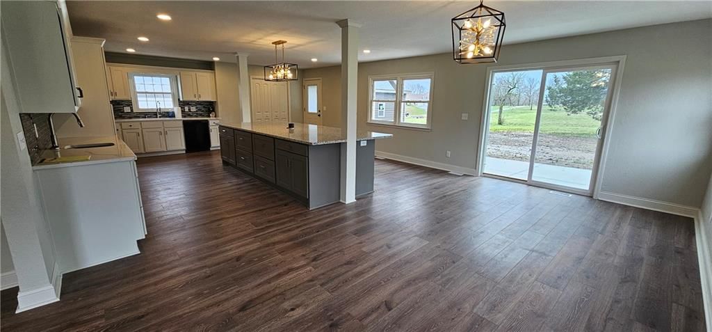 1600 Country Club Drive — photo 16