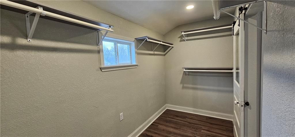 1600 Country Club Drive — photo 26