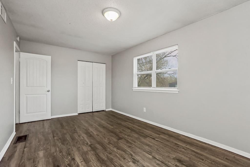 212 N Oak Drive — photo 14